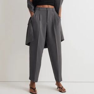 MADEWELL Pleated Tapered-Leg Pants in Easygoing Crepe gray 12 - Short Inseam